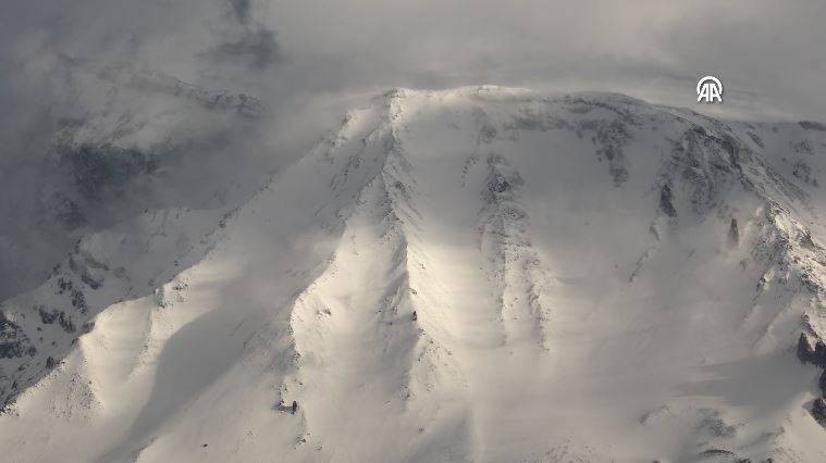 Beyaz gelinliğini giyen Ağrı Dağı'ndan kartpostallık görüntü - Resim: 8